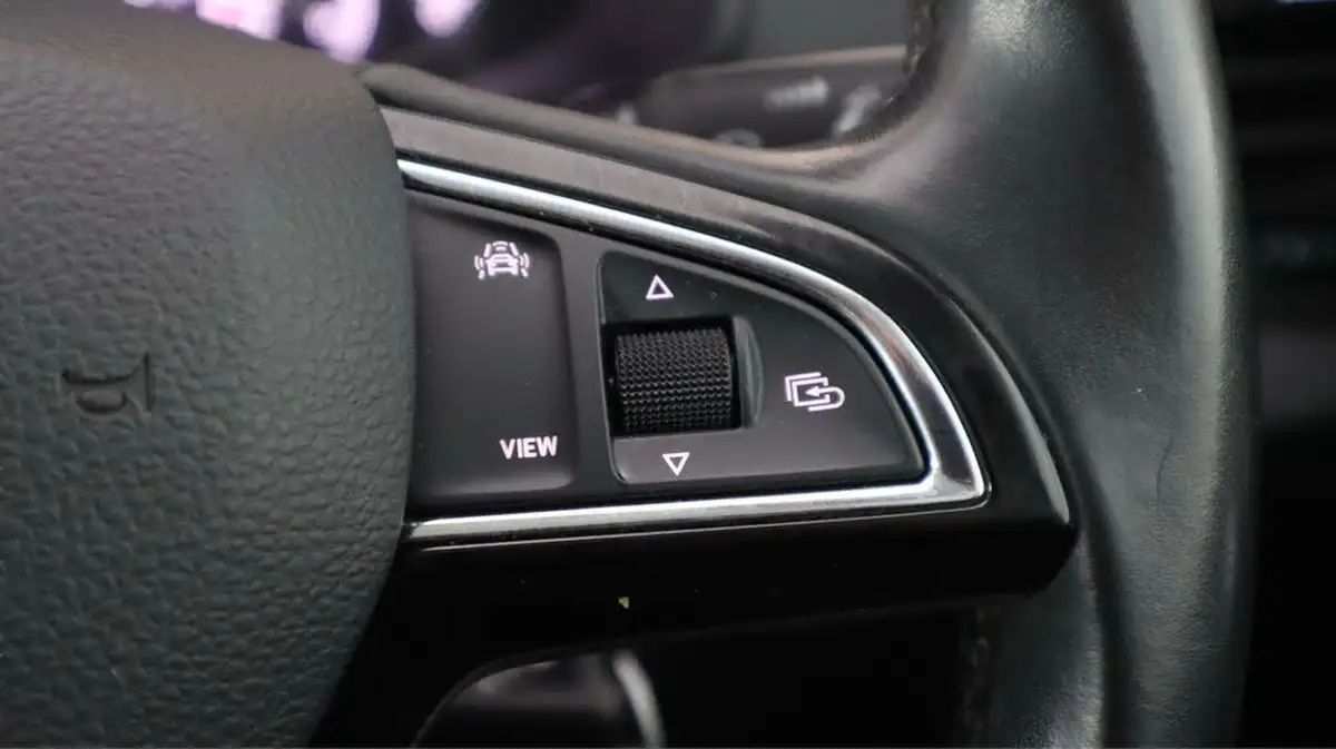 2019-skoda-karoq-16tdi-se-big-23