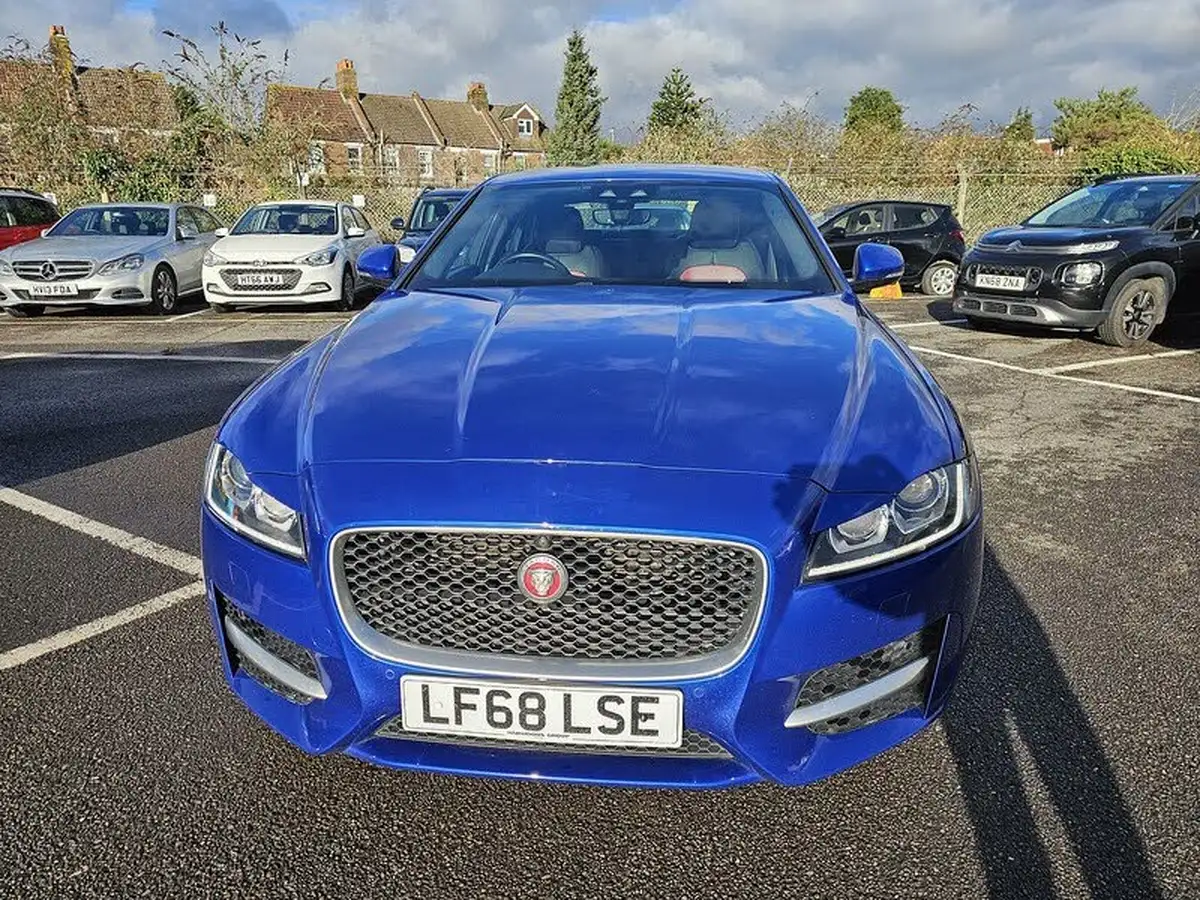 2018-jaguar-xf-20i-r-sport-250ps-saloon-4d-1997cc-big-1