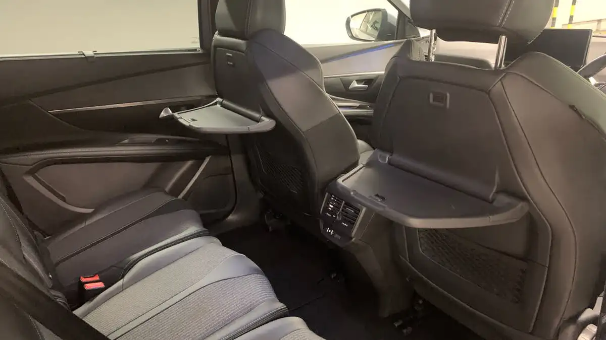 2021-peugeot-5008-suv-12-puretech-allure-premium-eat8-big-50