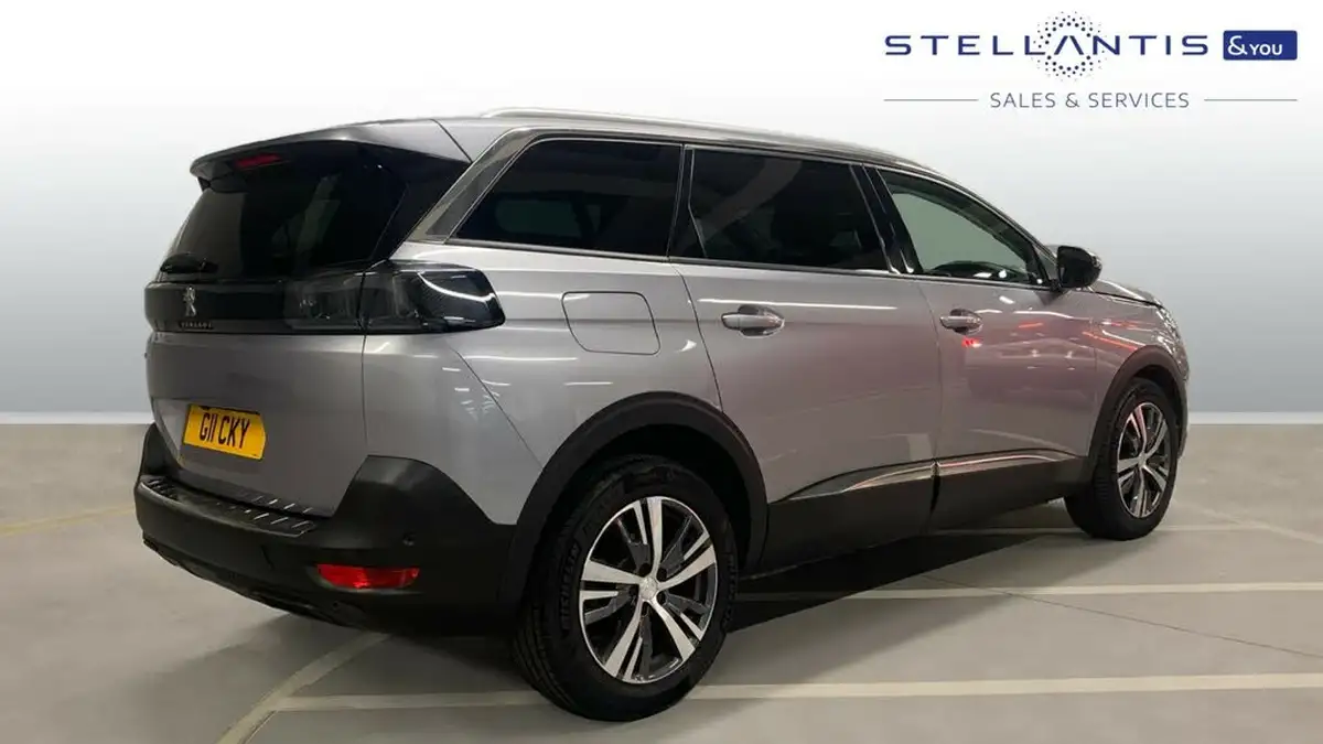 2021-peugeot-5008-suv-12-puretech-allure-premium-eat8-big-2