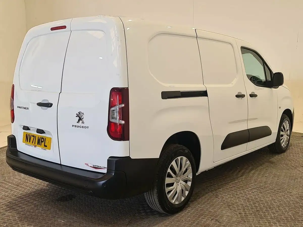 2022-peugeot-partner-15-bluehdi-850-professional-premium-big-17