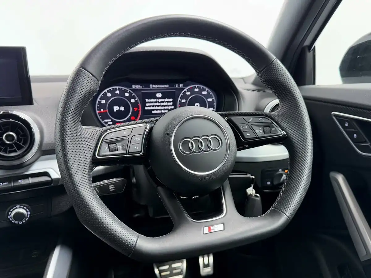 2022-audi-q2-15-35-tfsi-black-edition-s-tronic-big-42