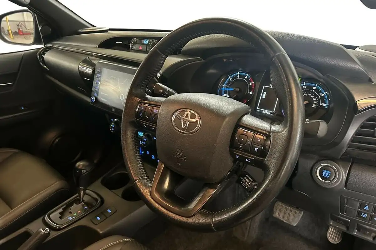 2022-toyota-hi-lux-28d-4d-invincible-x-204hpeu6d-2755cc-auto-big-6