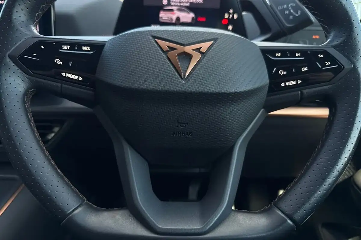 2022-cupra-born-e-v3-204ps-58kwh-big-40