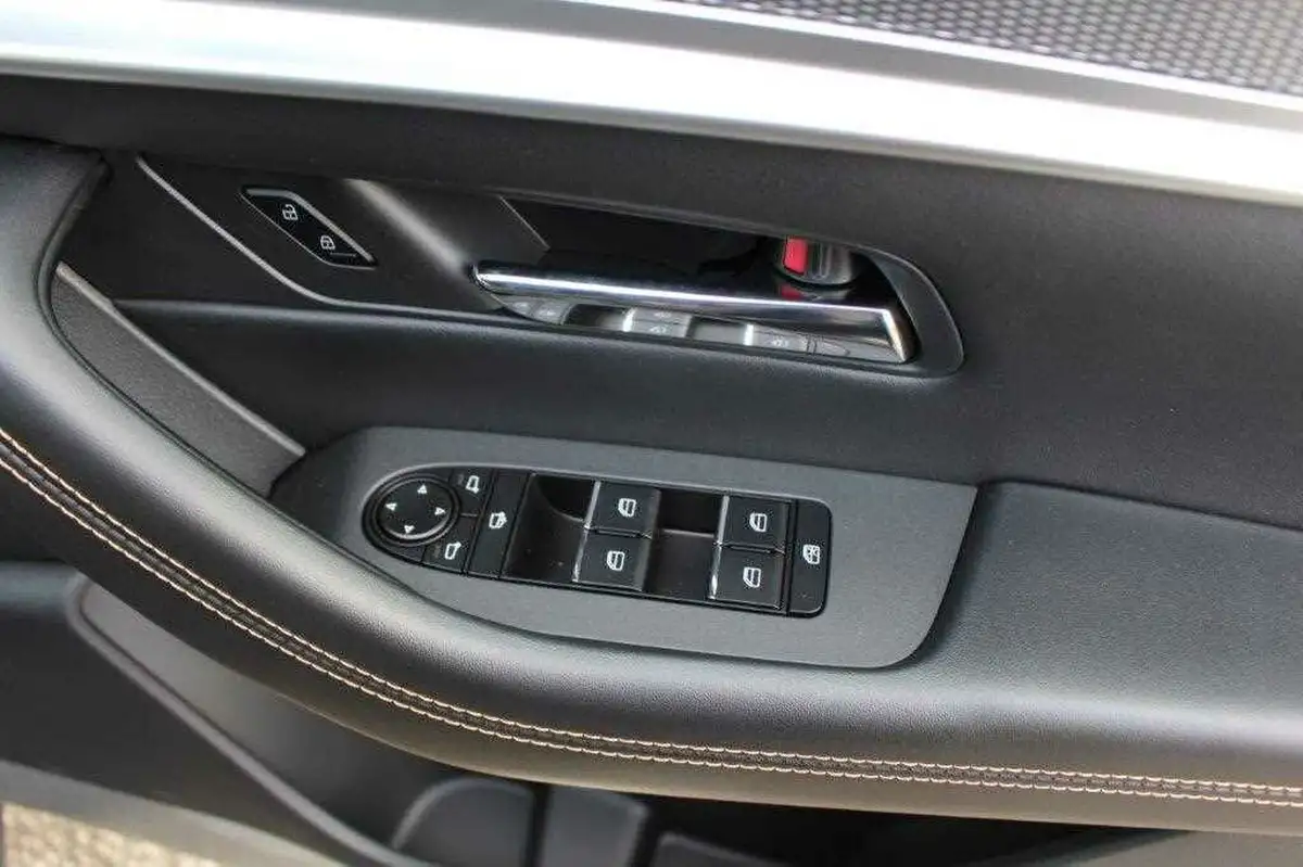 2024-mazda-cx-60-25-e-skyactiv-exclusive-line-big-17