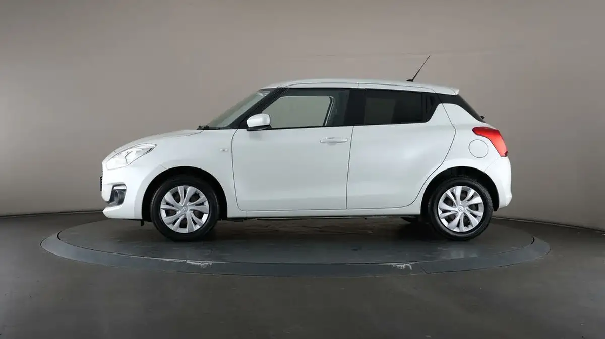 2019-suzuki-swift-12-dualjet-attitude-big-35
