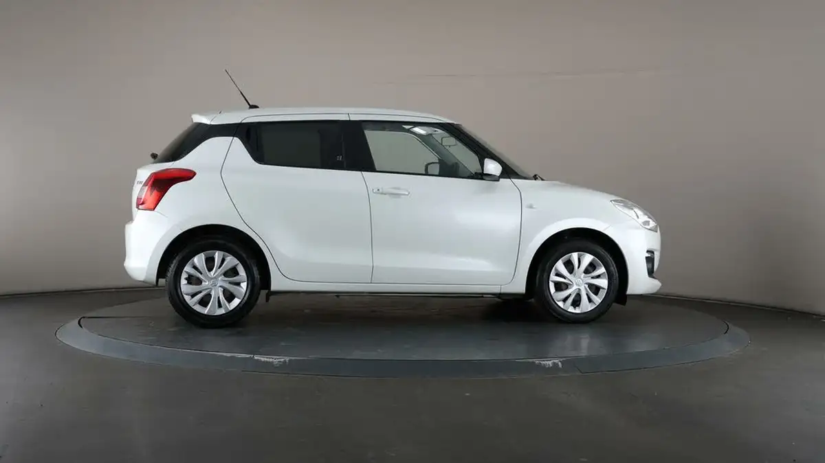 2019-suzuki-swift-12-dualjet-attitude-big-59