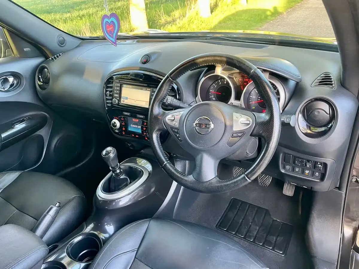 2016-nissan-juke-12-tekna-ssxenons-big-21