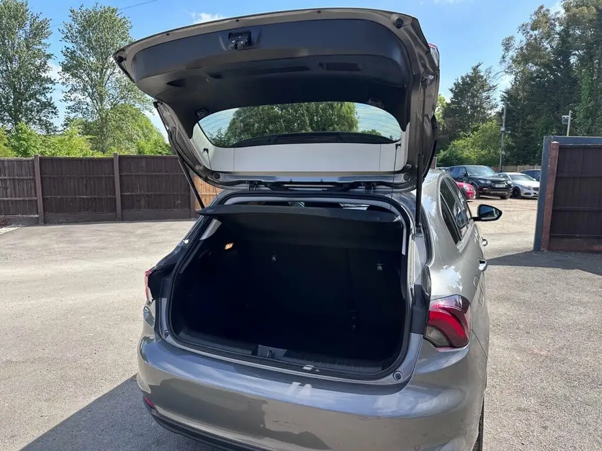 2021-fiat-tipo-10-life-hatchback-big-21