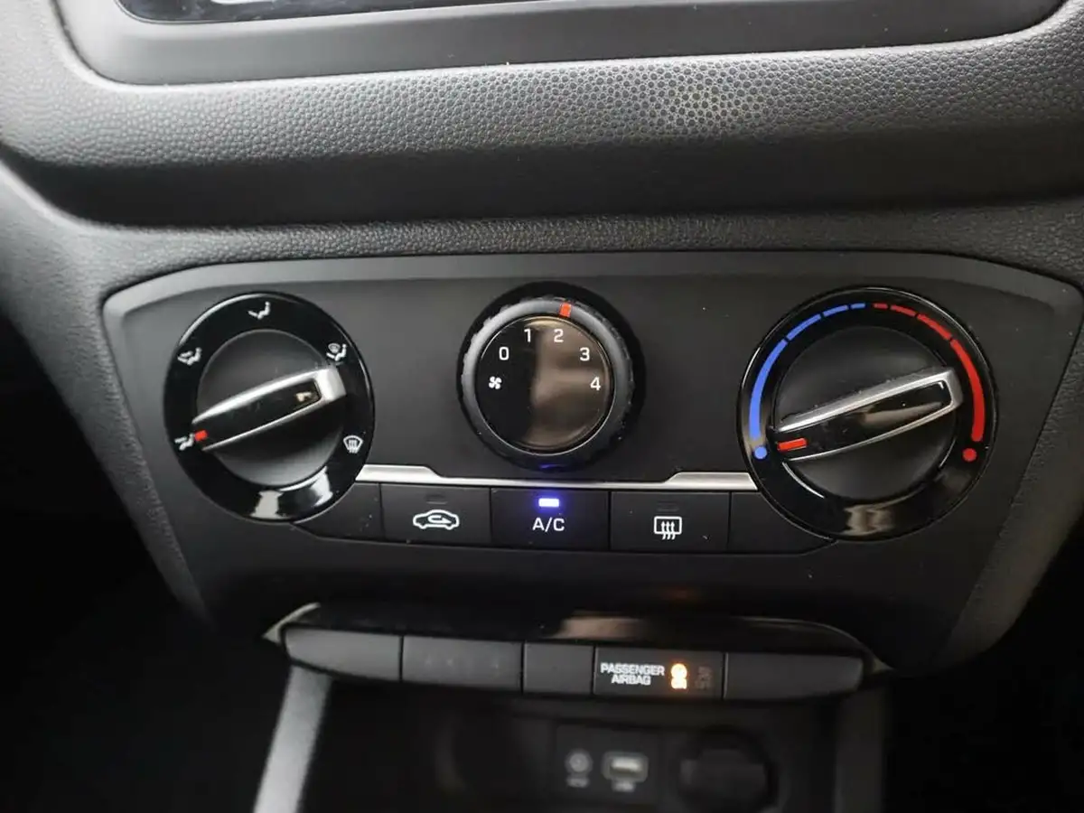 2018-hyundai-i20-12-go-se-big-29