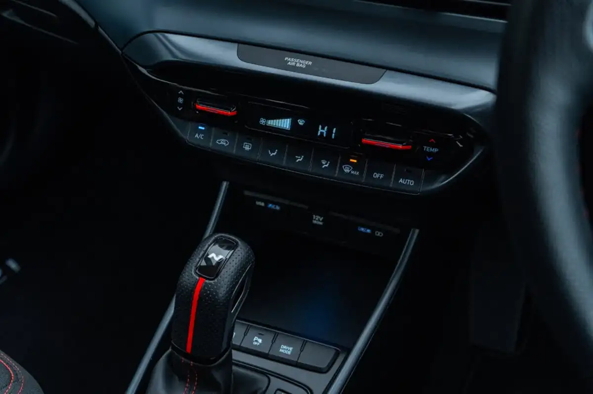 2023-hyundai-i20-10-t-gdi-n-line-dct-big-21