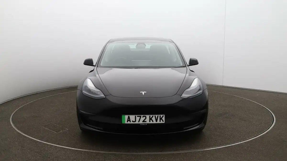 2022-tesla-model-3-e-long-range-big-39