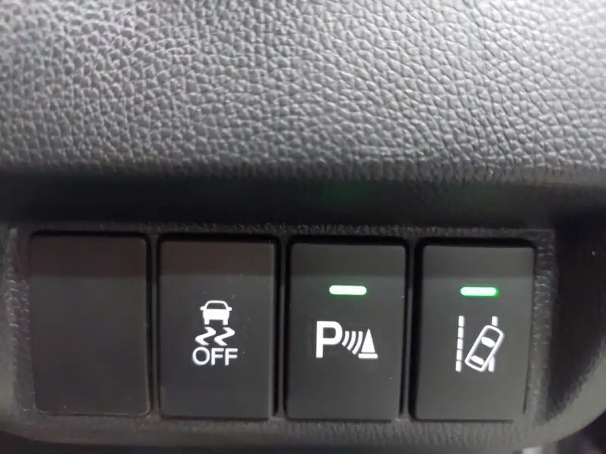 2019-honda-jazz-13-i-vtec-ex-navi-cvt-big-17