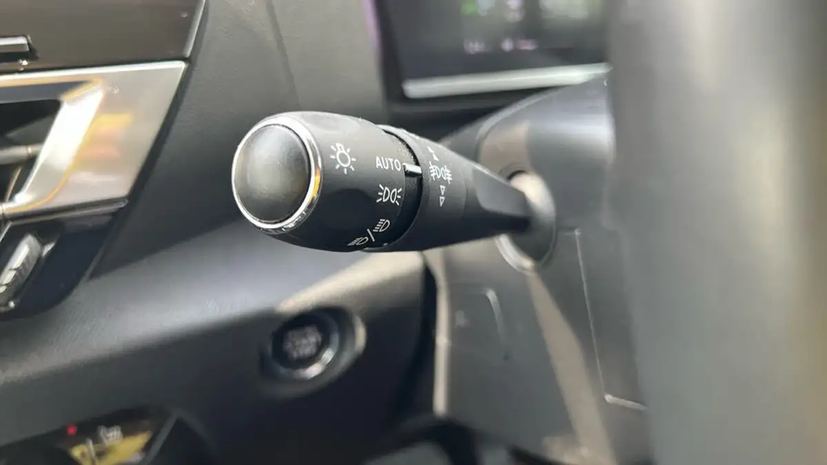 2022-citroen-c4-12-puretech-shine-plus-130ps-big-26