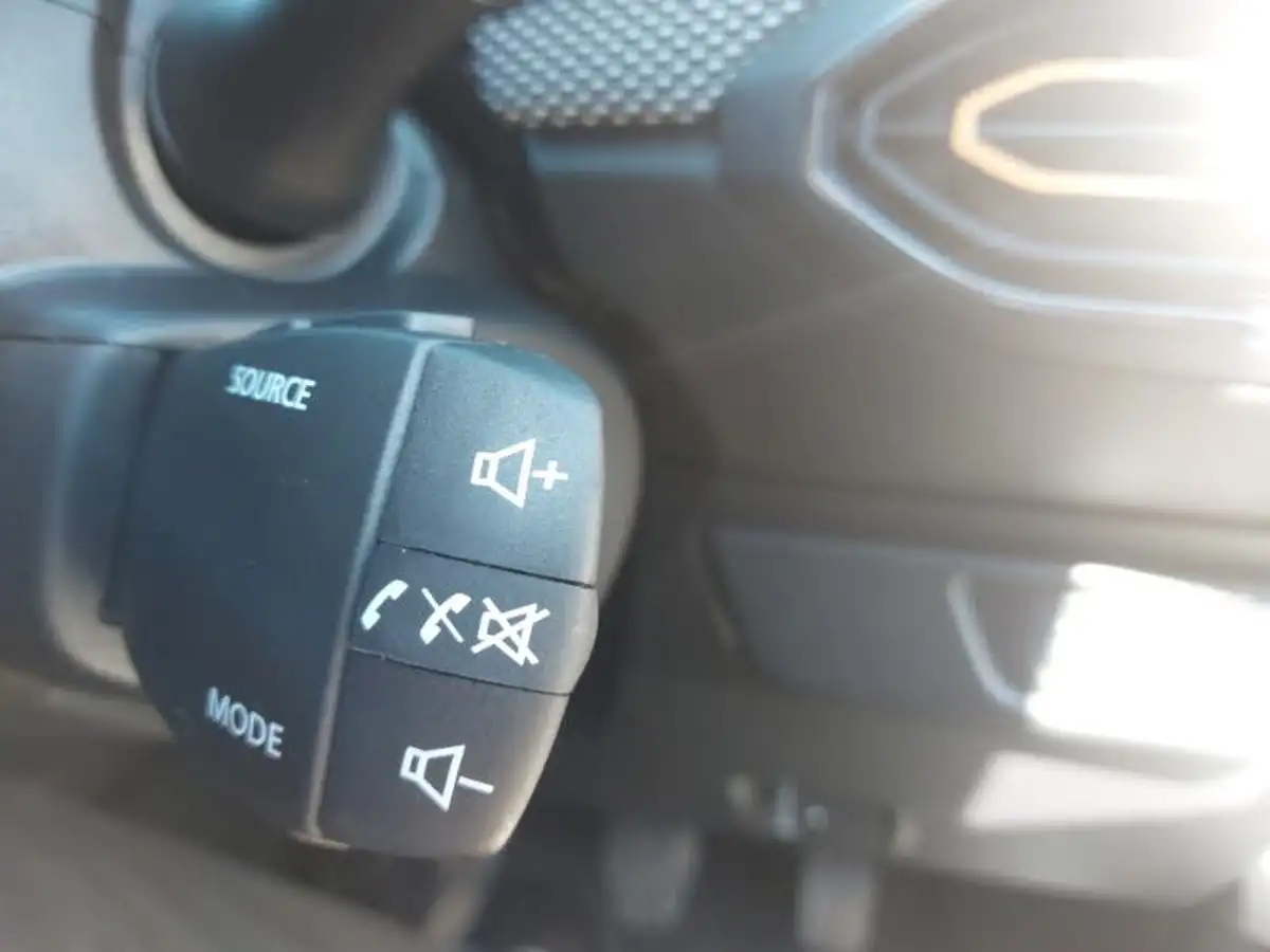 2022-dacia-sandero-stepway-10-tce-comfort-90bhp-big-18
