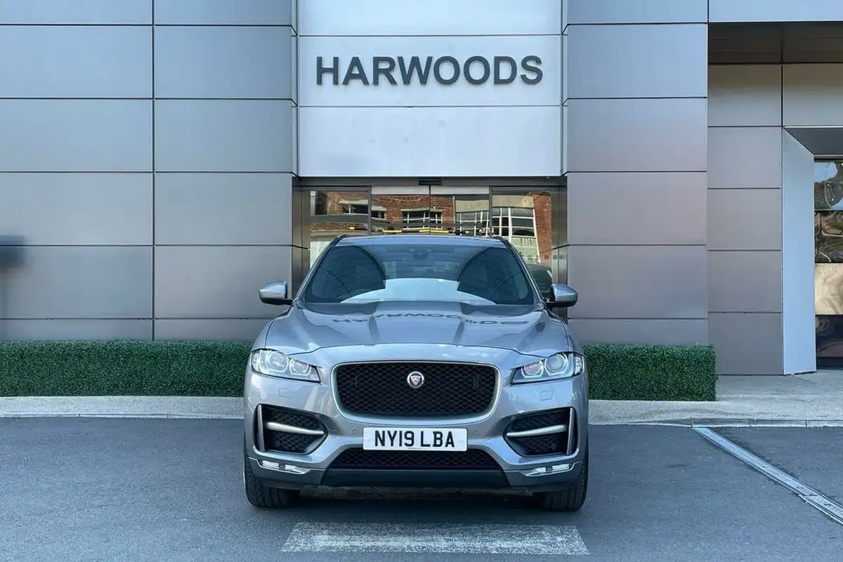 2019-jaguar-f-pace-20-i4d-r-sport-180ps-awd-auto-big-12