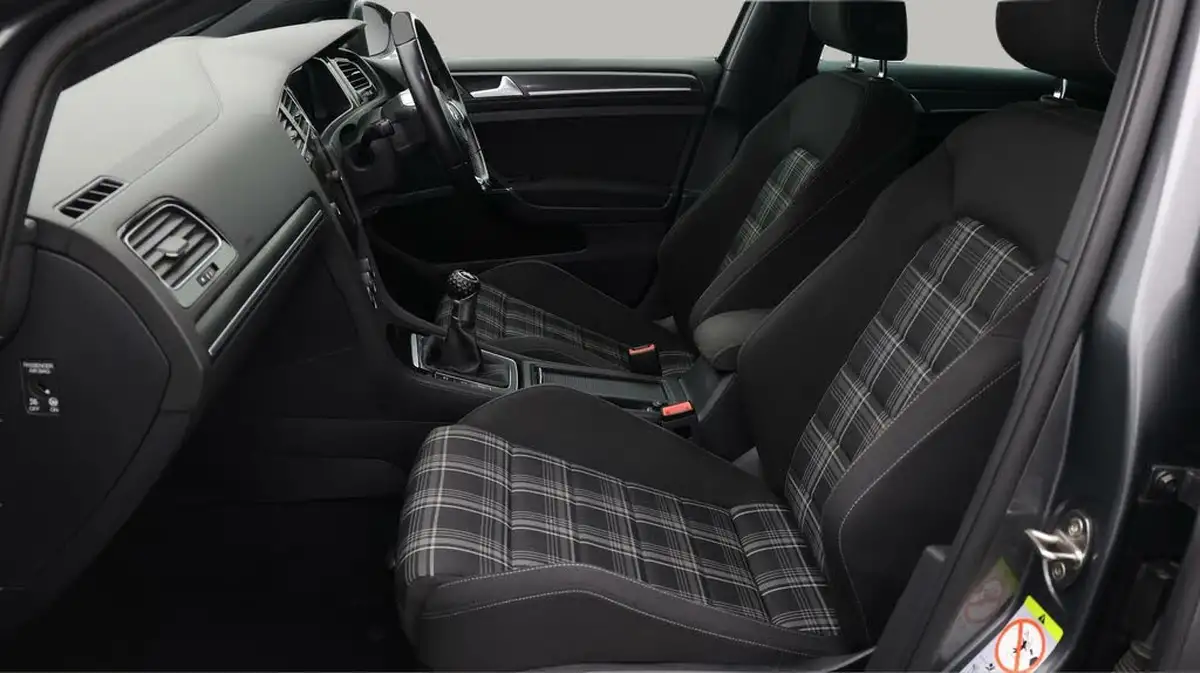 2017-volkswagen-golf-20tdi-gtd-ss-hatchback-5d-big-13