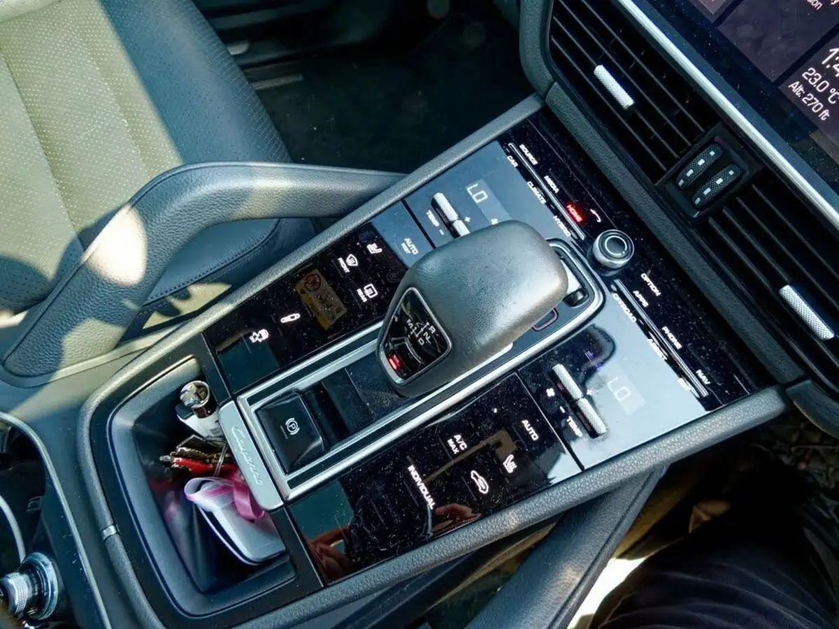 2018-porsche-cayenne-30-v6-e-hybrid-big-43