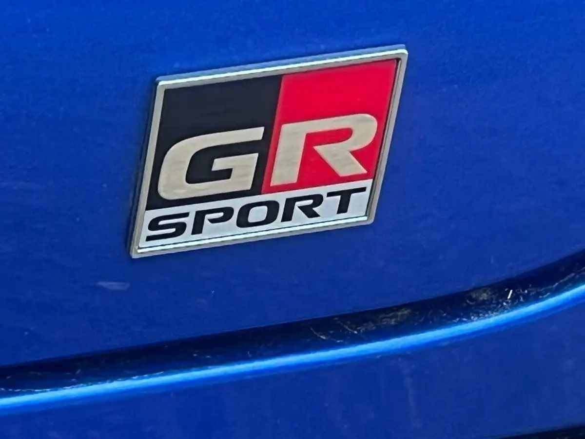 2022-toyota-c-hr-18-vvt-i-gr-sport-big-12