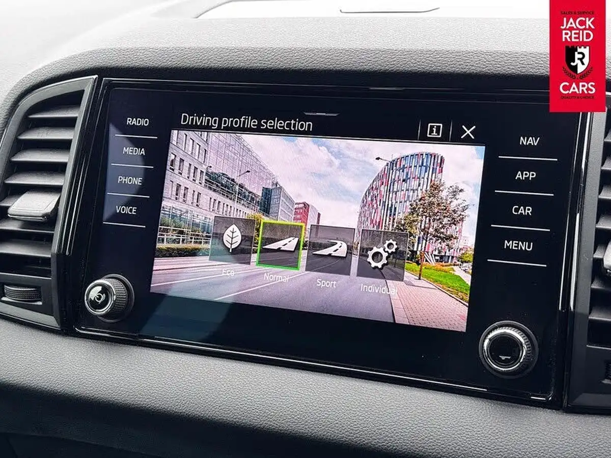 2020-skoda-karoq-15-tsi-sportline-dsg-big-22