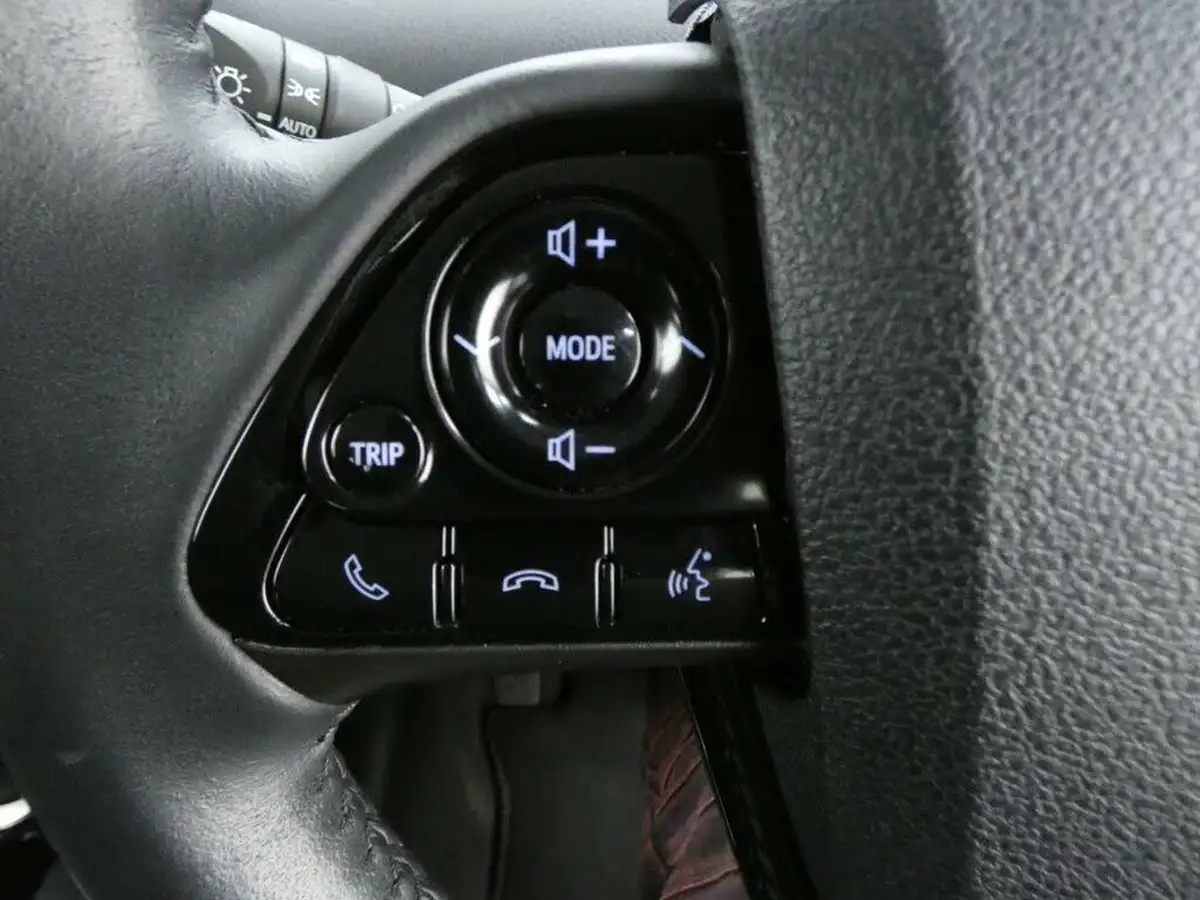 2022-toyota-prius-18-vvt-i-business-edition-plus-15in-alloys-cvt-big-18
