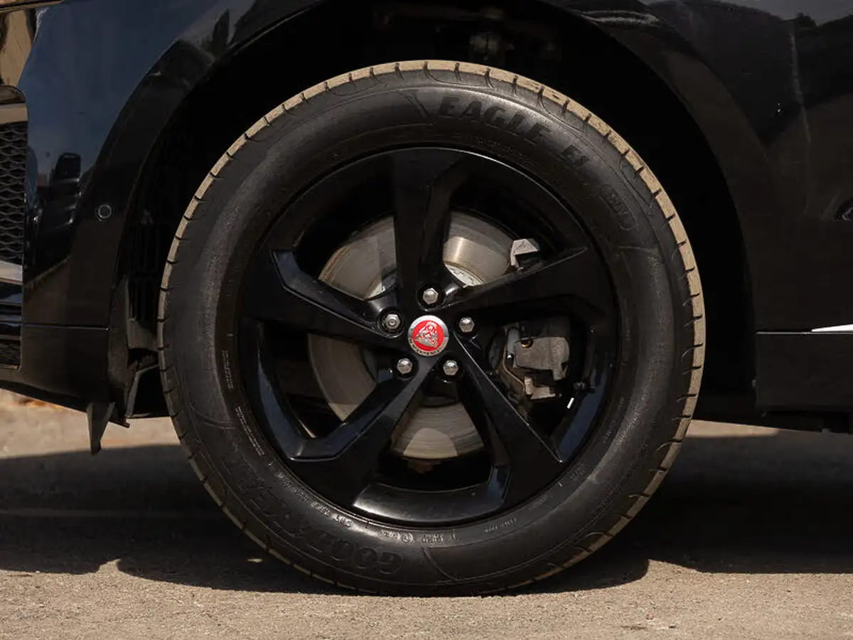 2021-jaguar-f-pace-20-d200-r-dynamic-s-mhev-big-16