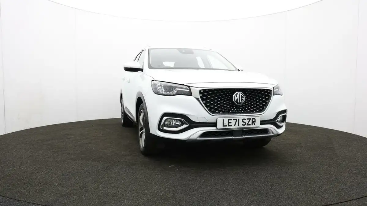 2022-mg-hs-15t-gdi-exclusive-162ps-big-51