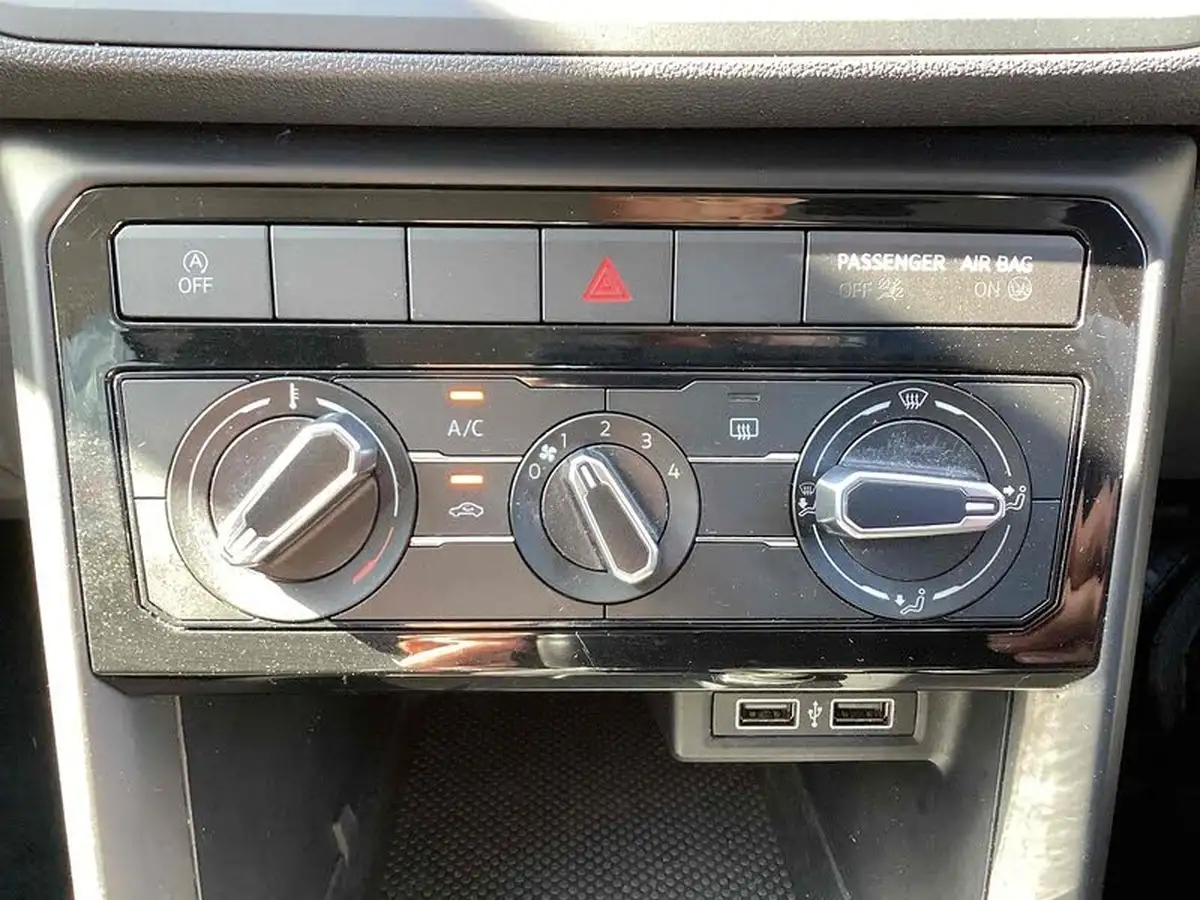 2020-volkswagen-t-cross-10-tsi-se-115ps-big-36