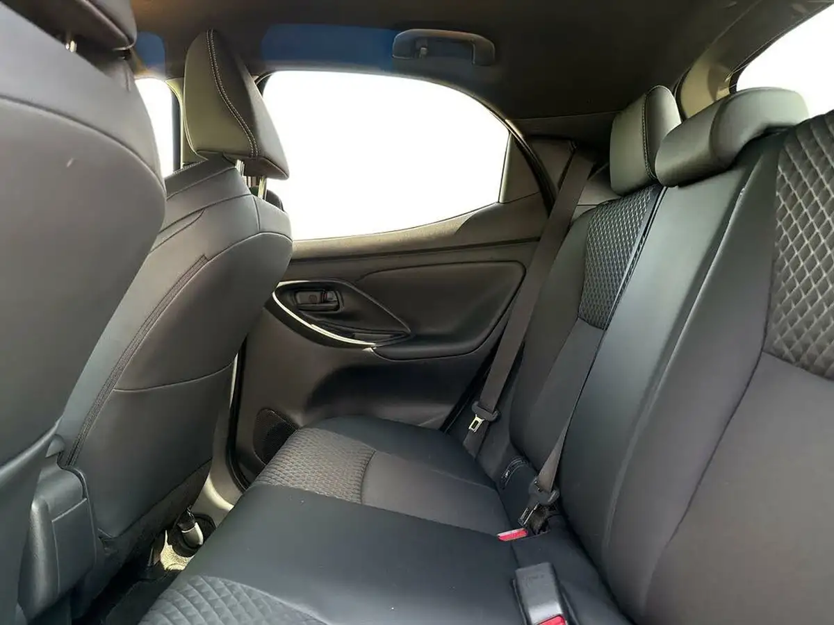 2024-toyota-yaris-15-vvt-i-excel-big-16