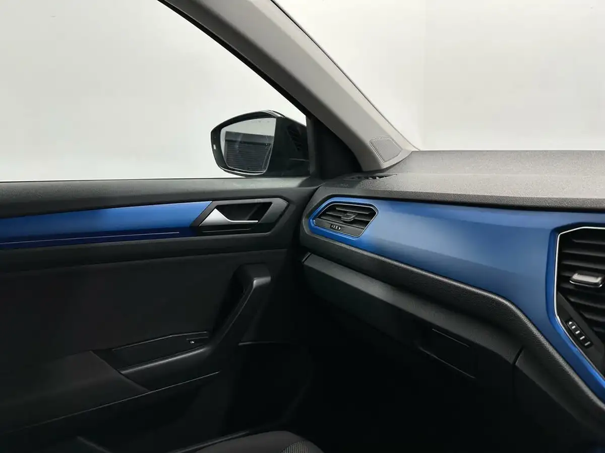 2020-volkswagen-t-roc-10-tsi-design-115ps-hatchback-5d-big-24