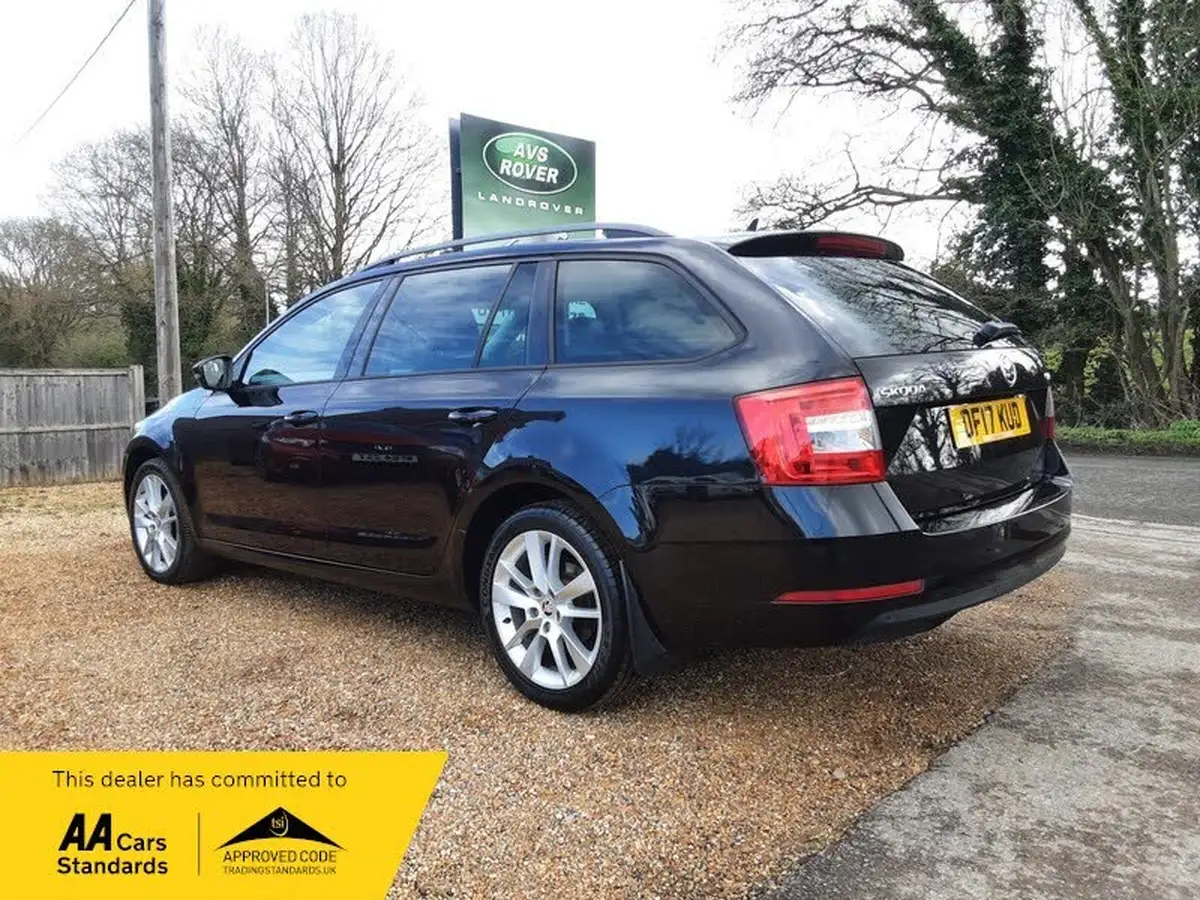 2017-skoda-octavia-16tdi-se-l-115ps-estate-1596cc-big-4