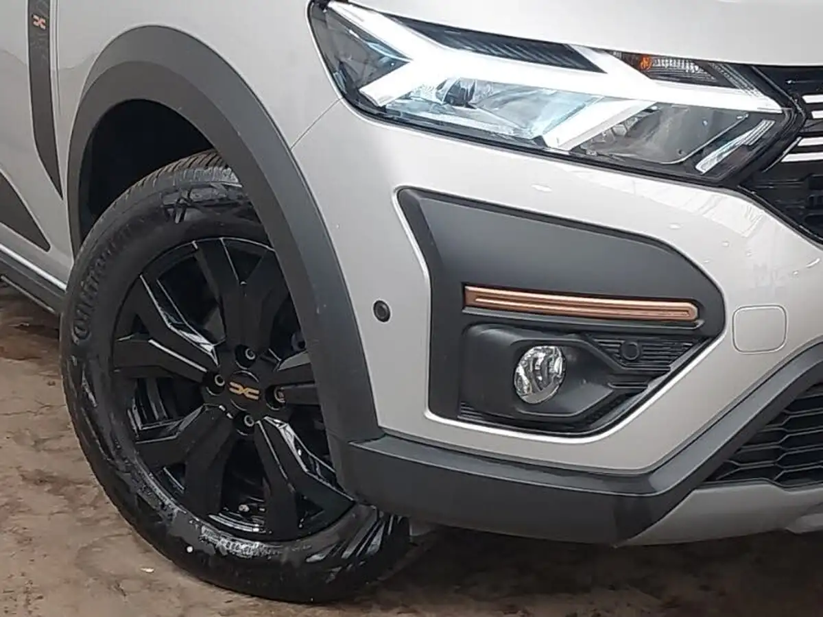 2024-dacia-sandero-stepway-10-tce-extreme-90bhp-big-8