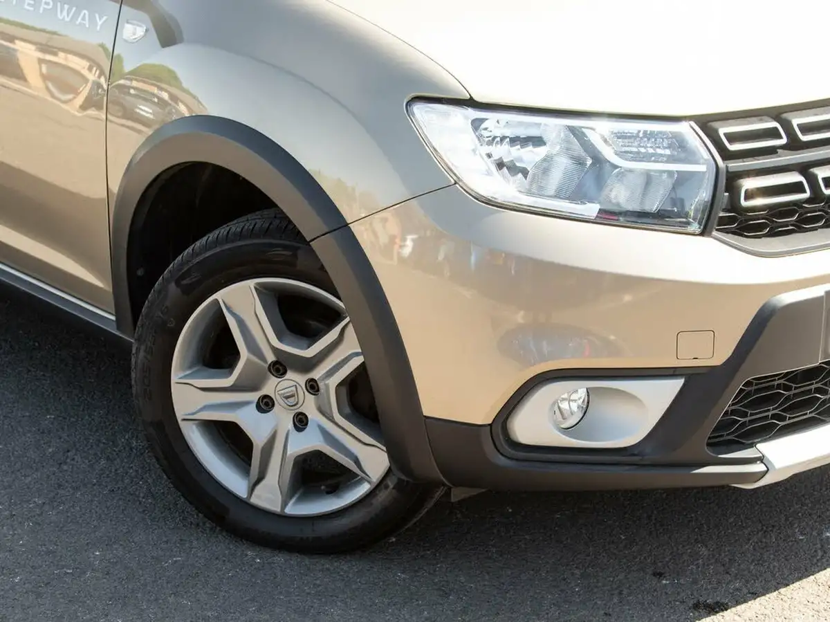 2020-dacia-logan-mcv-stepway-09-tce-comfort-big-10