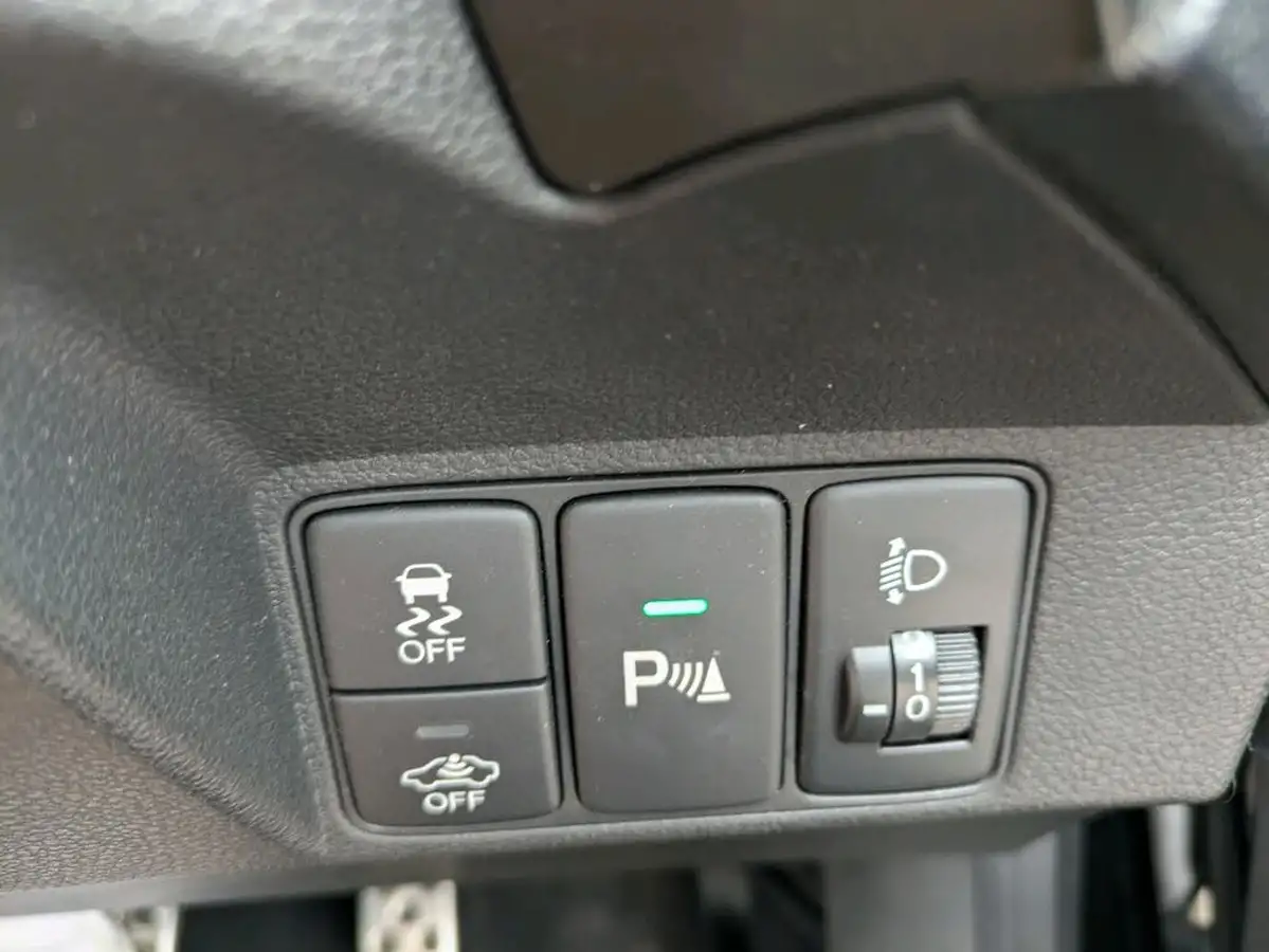 2014-honda-civic-18-ex-auto-big-17