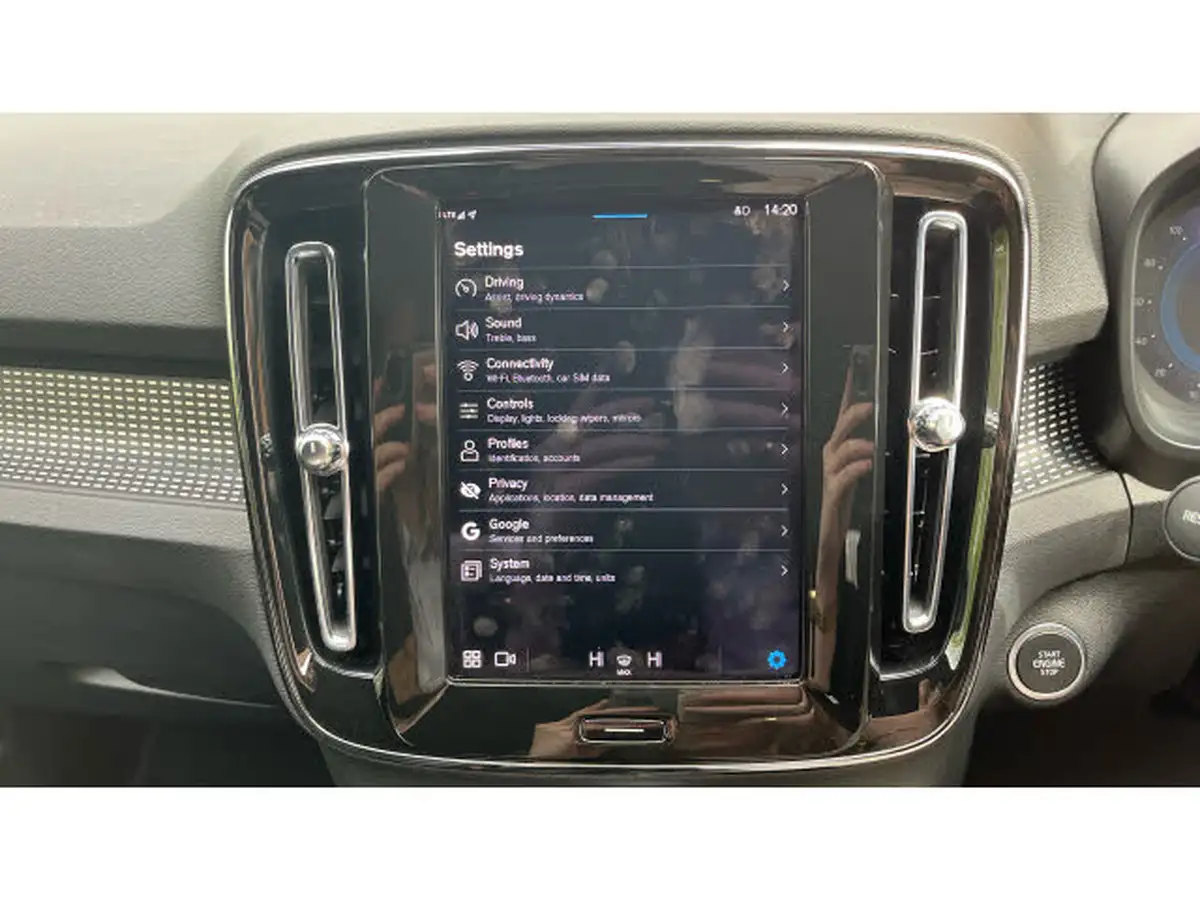 2024-volvo-xc40-20-b3-plus-big-30