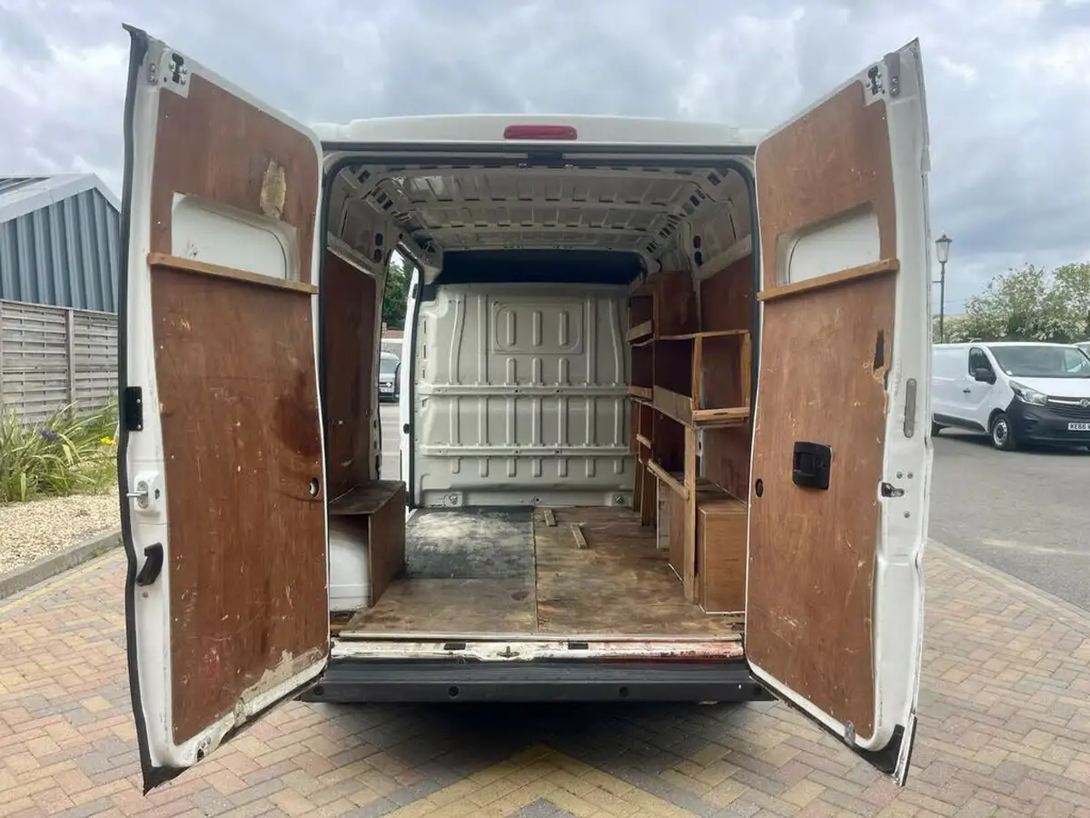 2018-citroen-relay-20bluehdi-35-l2h2-big-48
