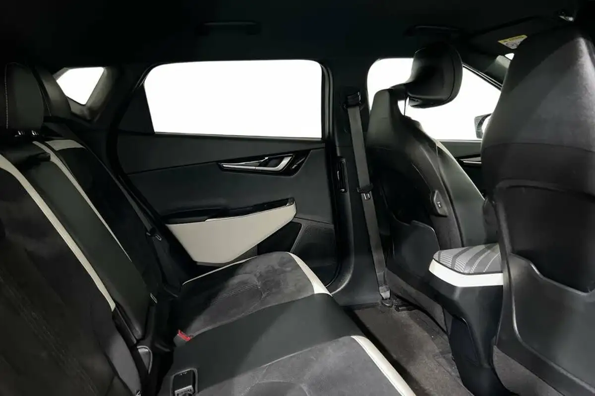 2022-kia-ev6-e-gt-line-320bhp-awd-heat-pump-big-9