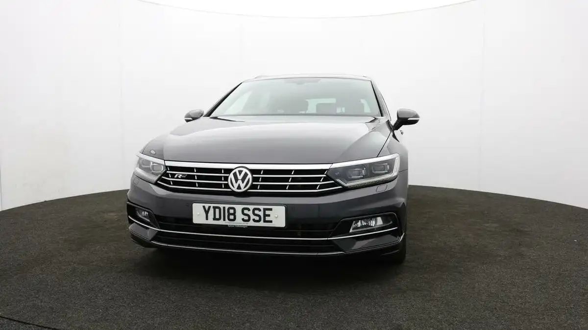 2018-volkswagen-passat-20tdi-r-line-150ps-ss-estate-5d-dsg-big-54