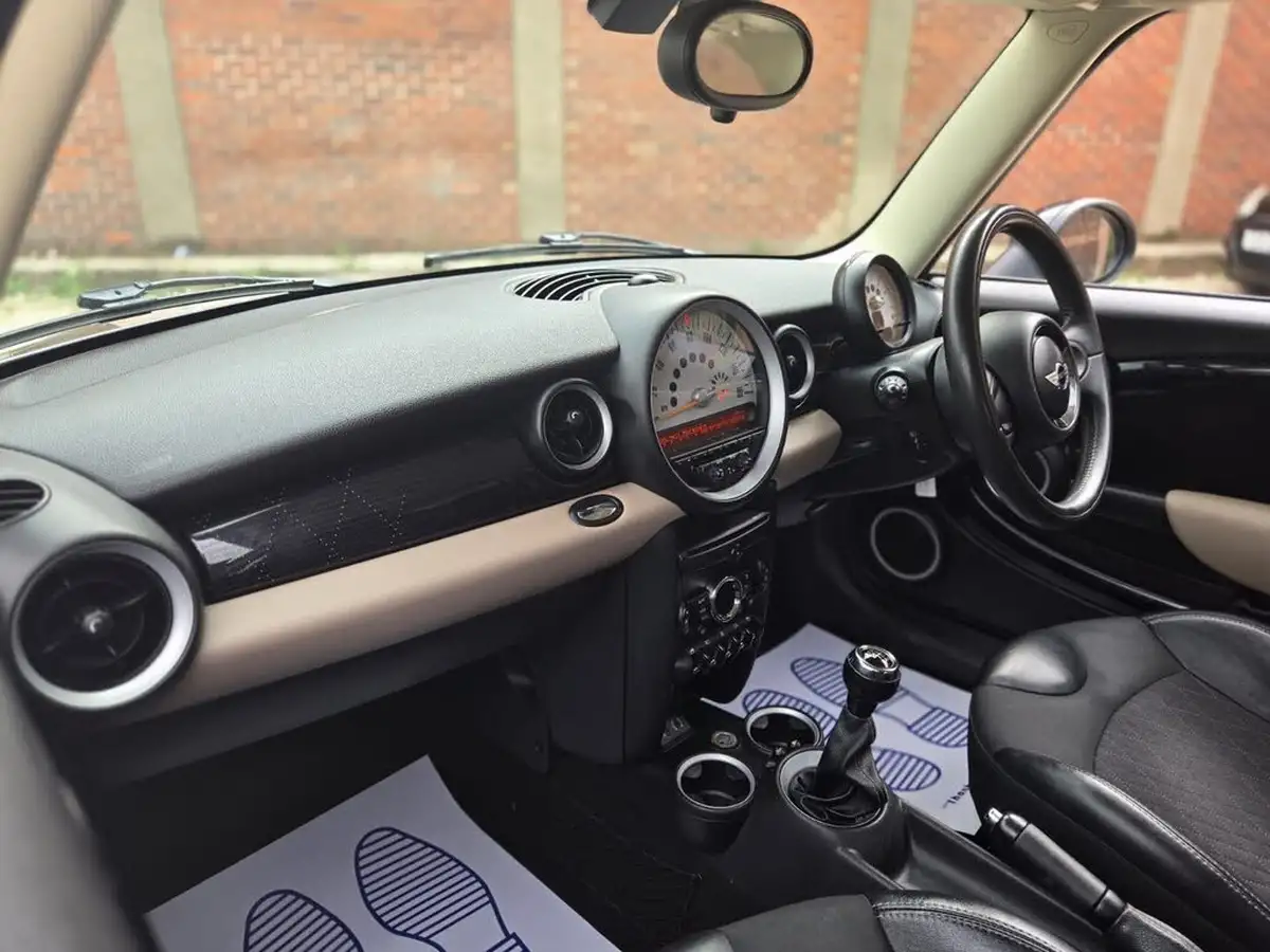2013-mini-cooper-16td-cooper-d-baker-street-big-15