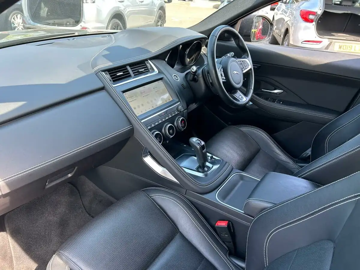 2019-jaguar-e-pace-20-i4-r-dynamic-s-200ps-big-1