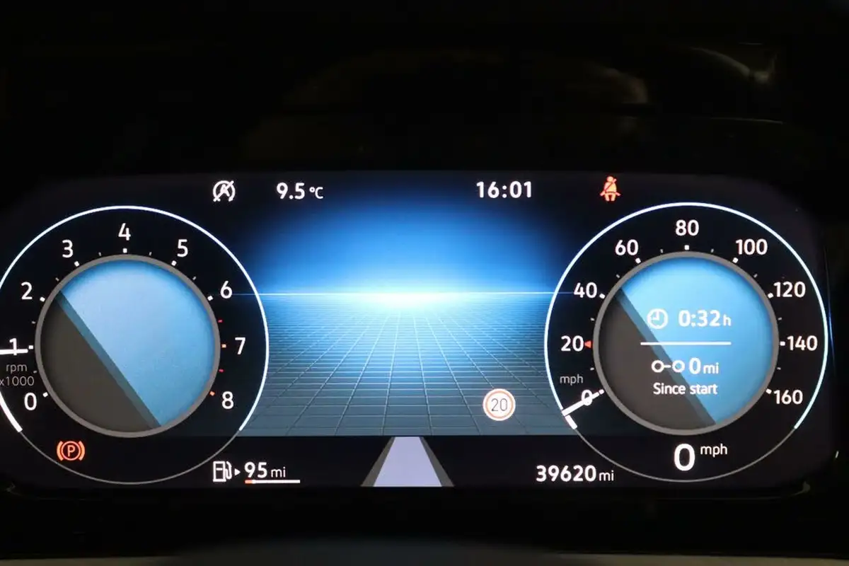 2023-volkswagen-golf-15-tsi-life-130ps-hatchback-big-19