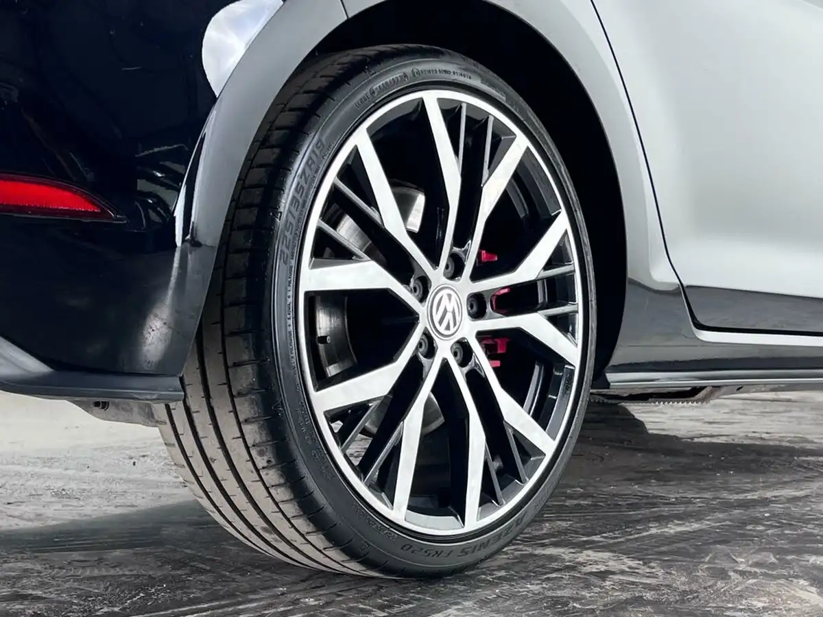 2019-volkswagen-golf-20-tsi-gti-performance-5d-dsg-big-11