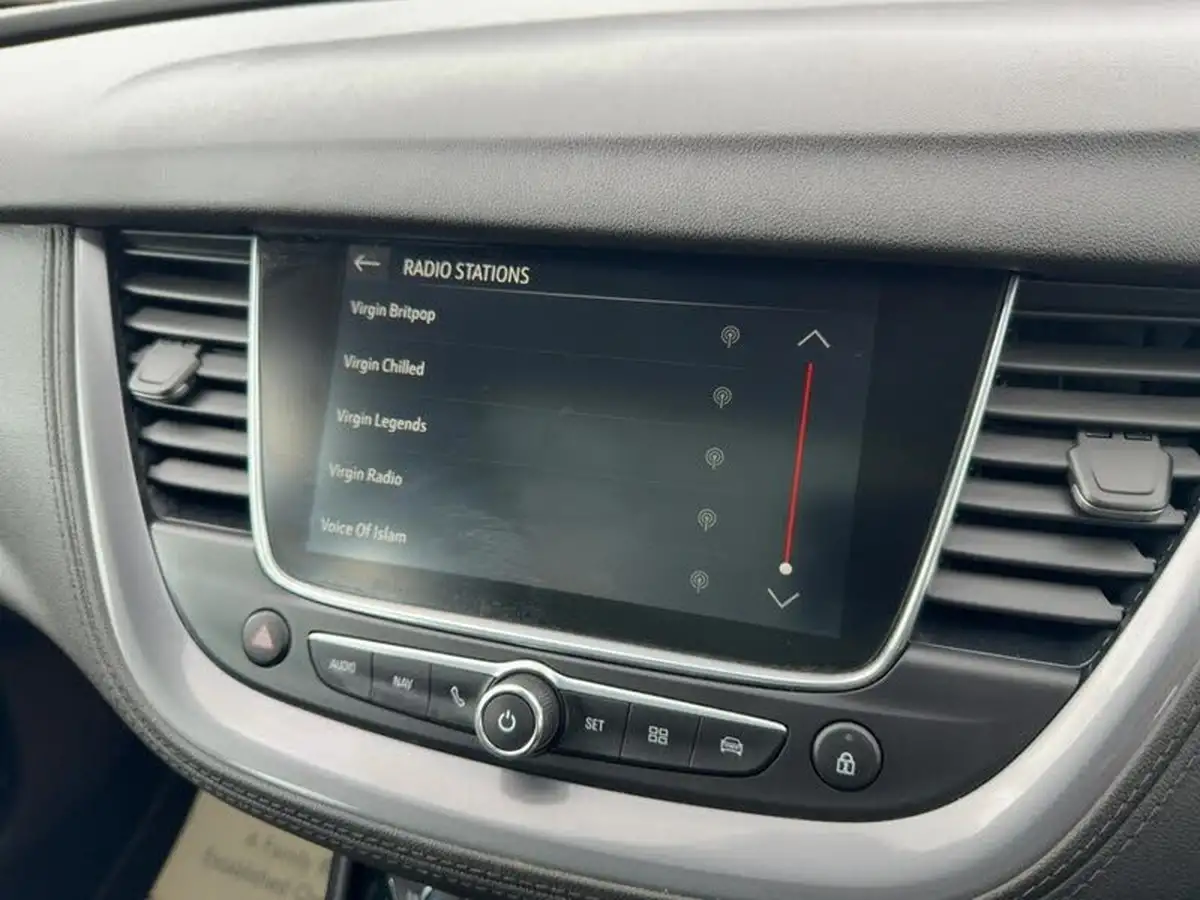2020-vauxhall-grandland-x-12-elite-nav-big-39