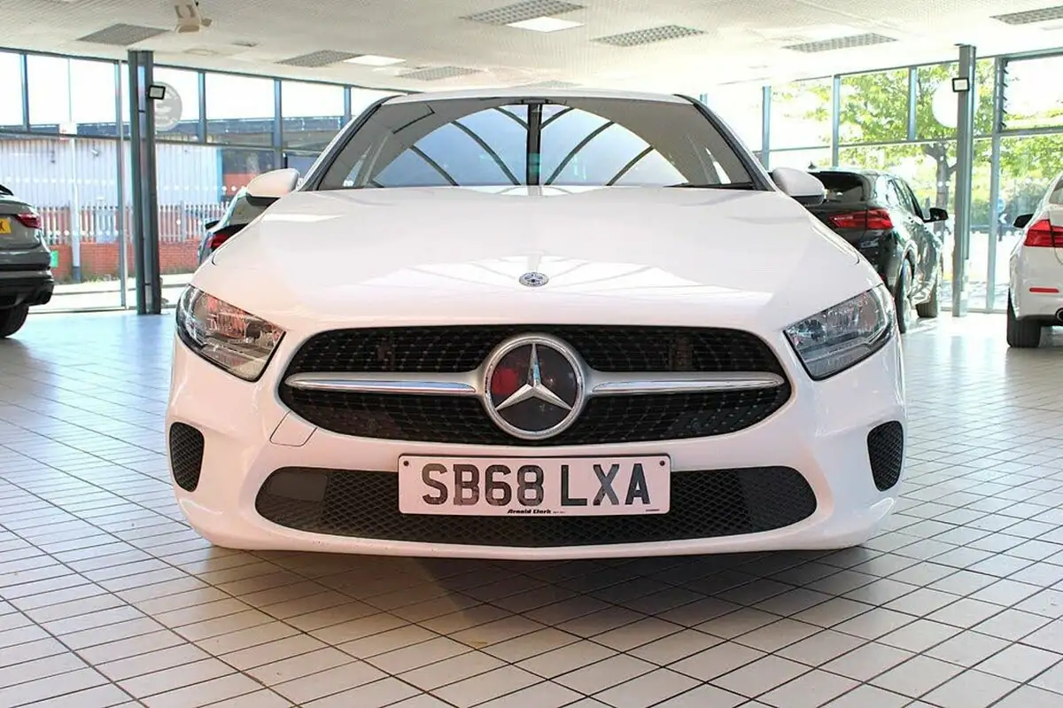 2018-mercedes-benz-a-class-15d-a180d-se-116ps-ss-7g-dct-big-4
