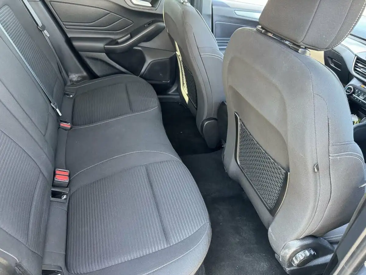 2020-ford-focus-10t-titanium-hatchback-auto-big-16