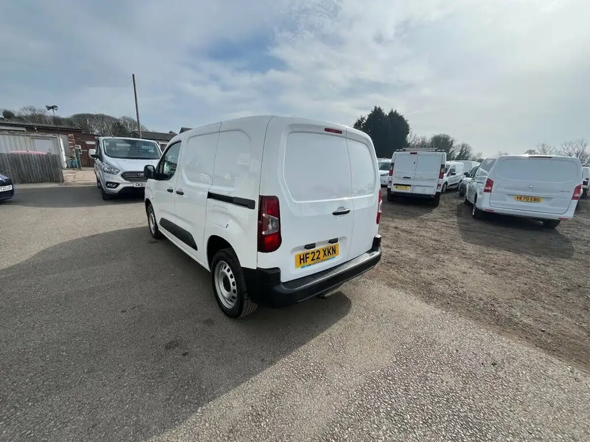 2022-toyota-proace-city-15d-active-big-7