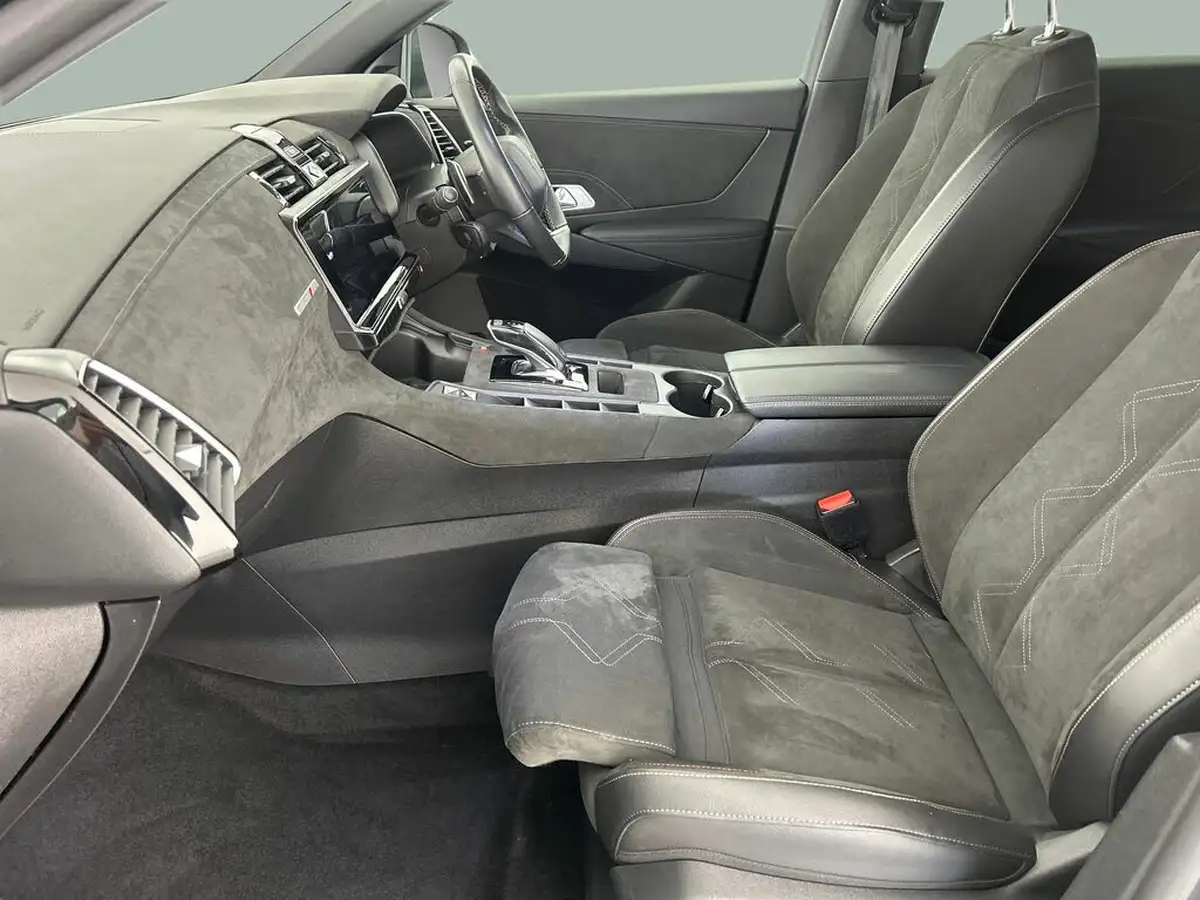 2022-ds-ds-7-crossback-16-puretech-performance-line-180ps-big-28