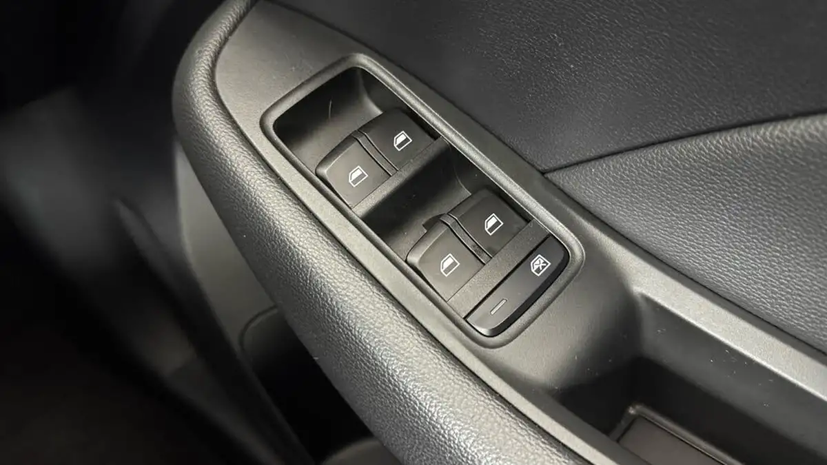2021-mg-zs-suv-e-exclusive-ev-big-19
