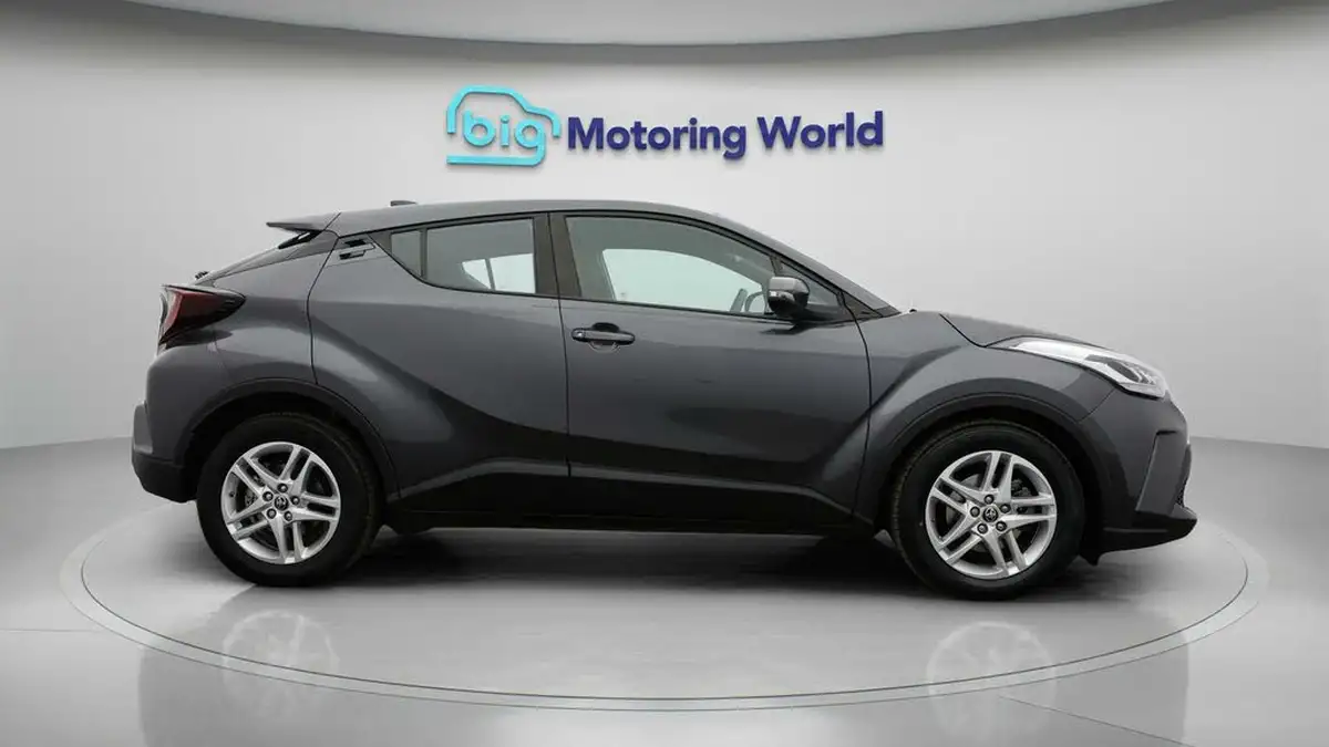 2022-toyota-c-hr-18-vvt-i-icon-big-7