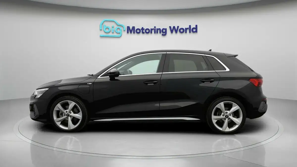 2021-audi-a3-14-40-tfsi-e-s-line-big-3